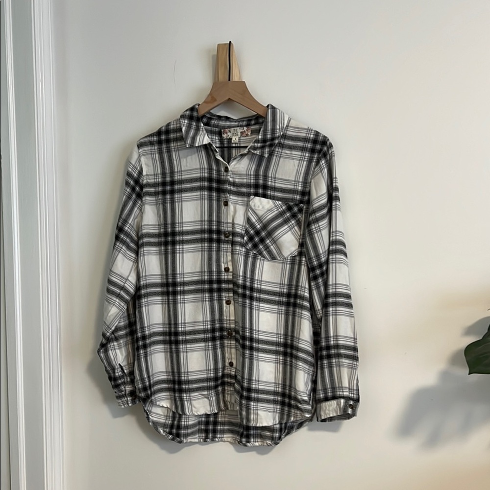Pink Rose Plaid Button-Up Shirt - L Black and White